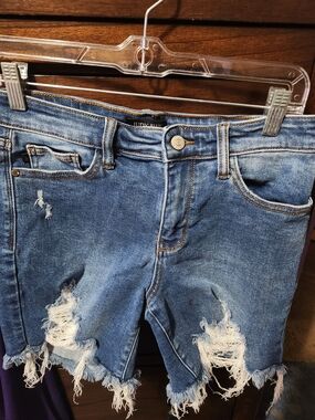 Judy Blue Women’s Light Blue Distressed Boyfriend Jeans Shorts